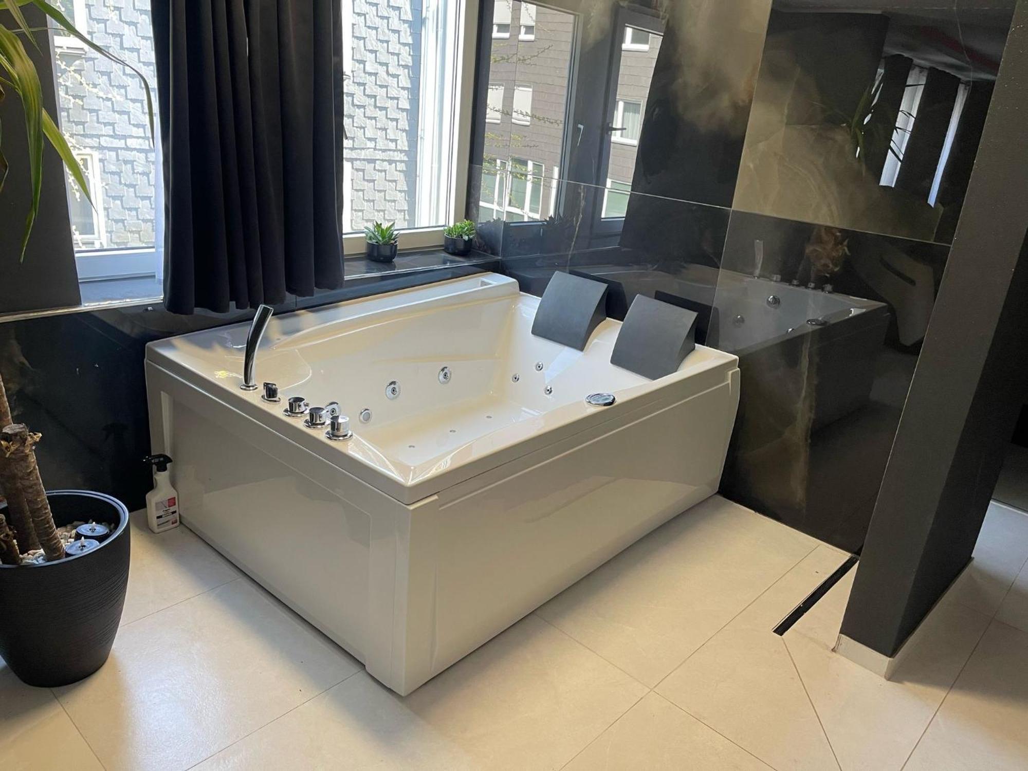 Ferienwohnung Spa Delluxe 埃森 外观 照片